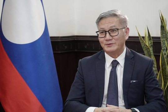 Quan hệ Việt Nam - Lào đóng góp cho hoà bình, ổn định của khu vực và thế giới