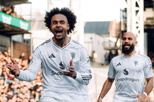 Man Utd lội ngược dòng khó tin trước Crystal Palace