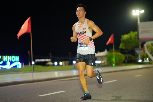 Tại sao thường đau bụng khi chạy bộ?