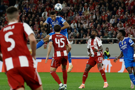 Huyền thoại Real: 'Mbappe đang là phiên bản cả thế giới chờ đợi'