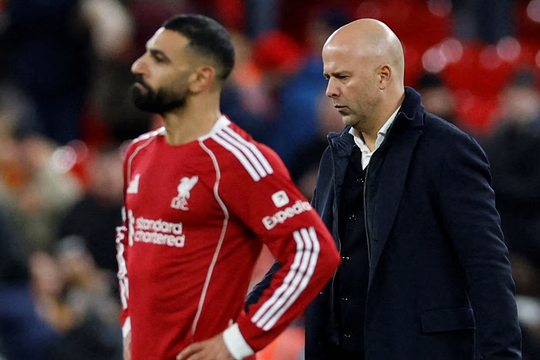 Cựu tiền vệ Liverpool: 'Arne Slot sắp hết thời'