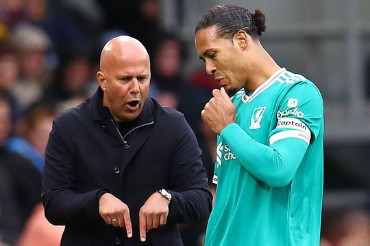 Slot: 'Liverpool không đủ 5 hậu vệ'