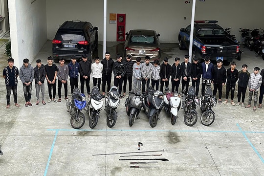 Hàng chục thiếu niên cầm hung khí gây náo loạn trung tâm Đà Nẵng