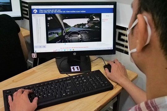 Bài thi mô phỏng lái xe gây ức chế vì 'bấm sớm chút cũng bị điểm 0'
