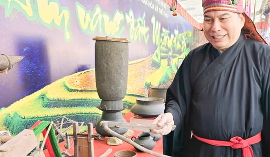 Người giữ lửa Mo Mường giữa nhịp sống hiện đại