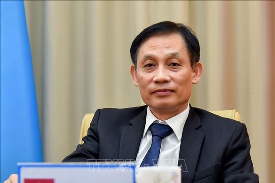 Điện mừng Quốc khánh Rumani