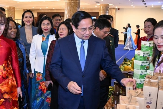 Thủ tướng: "Phụ nữ Việt Nam luôn tiên phong và làm chủ trong khởi nghiệp"