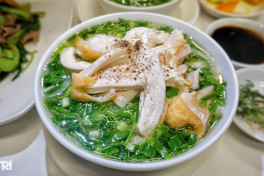 Quán phở Bắc gây sốt vì lời khen "ngon nhất TPHCM": Thực hư thế nào?