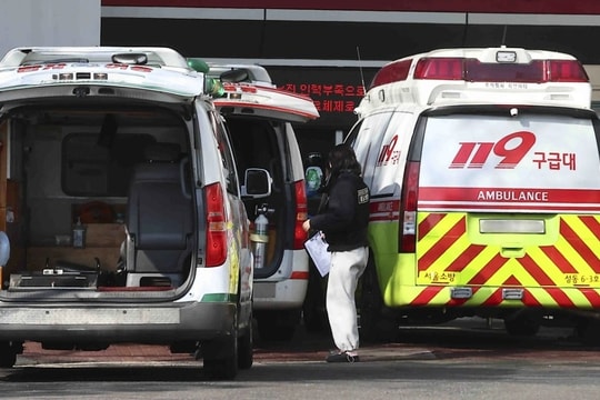 Hàn Quốc thiếu hụt nhân lực ngành y khiến nam sinh tử vong thương tâm
