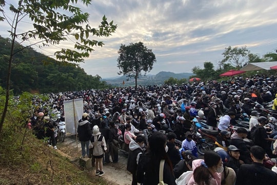 Lý do các điểm du lịch lặp lại cảnh 'thất thủ'?