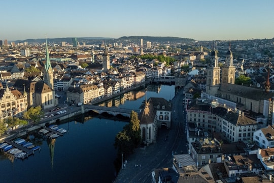 Người Thụy Sĩ phản đối áp thuế 50% với giới siêu giàu