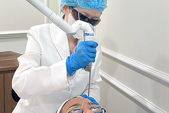 Mặt đen sạm do dị ứng mỹ phẩm