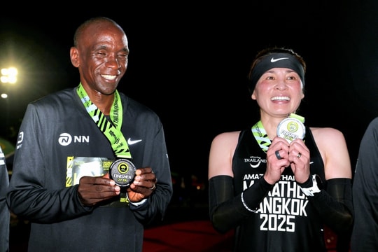 Kipchoge chạy half marathon cùng Hoàng hậu Thái Lan