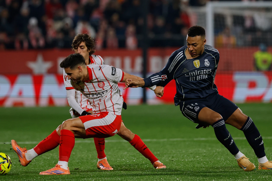 Real hòa 3 trận liên tiếp ở La Liga