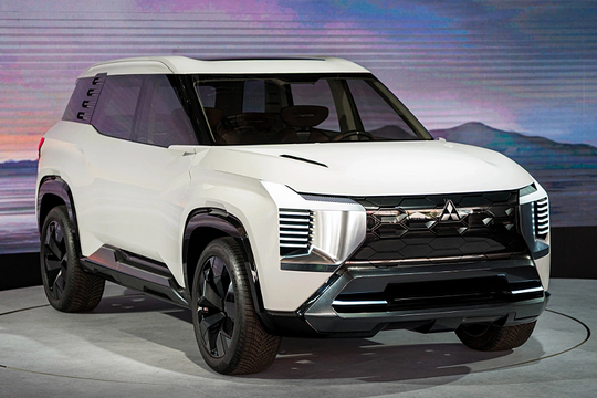 SUV 7 chỗ Mitsubishi Destinator ra mắt Việt Nam