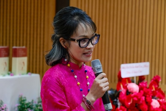 Nguyễn Bích Thủy ra mắt cuốn sách 'sâu sắc mà dung dị' về cách ca hát