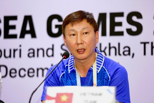 HLV Kim Sang-sik: Mục tiêu trước mắt là qua vòng bảng SEA Games 33