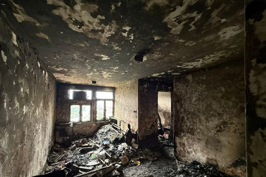 Ám ảnh hiện trường cháy chung cư Hong Kong: Tài sản thành tro, thi thể biến dạng