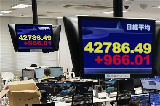 Chứng khoán châu Á phân hóa trước khả năng Fed hạ lãi suất