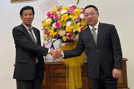 Đại sứ quán Việt Nam tại Indonesia chúc mừng 50 năm Quốc khánh Lào