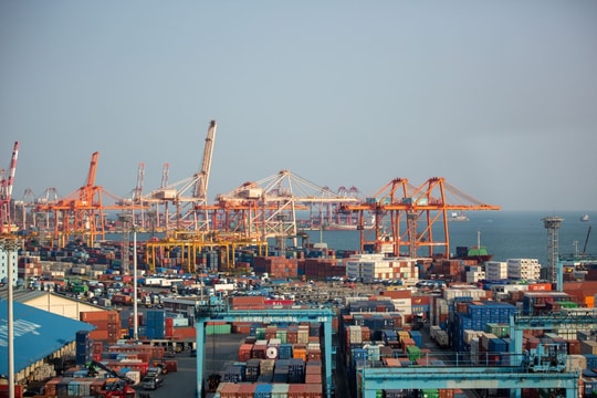 Tái thiết lập thương mại của Hàn Quốc: Đa dạng hóa ngoài Mỹ và Trung Quốc