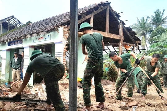 Chiến dịch Quang Trung: Quân khu 5 thần tốc xây dựng lại nhà ở cho người dân vùng lũ