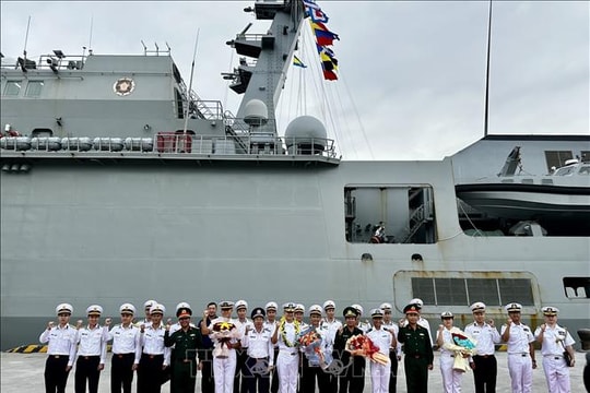 Tàu huấn luyện Hải quân Hàn Quốc thăm hữu nghị thành phố Đà Nẵng