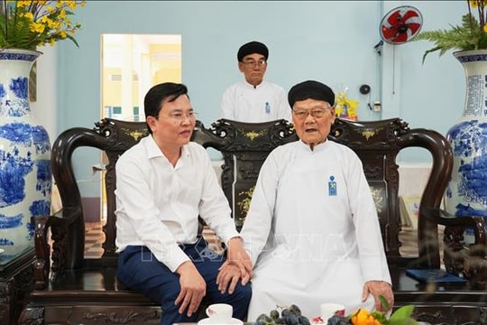 Thăm, chúc mừng 101 năm Ngày Khai đạo Cao Đài