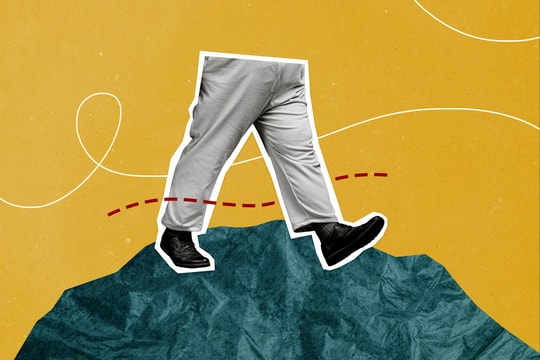 Bí kíp đi bộ 'xì hơi' giúp giảm đầy hơi sau bữa ăn lớn