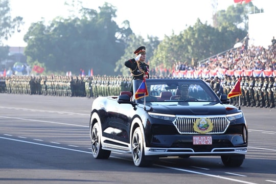 Dàn xe VinFast tại lễ kỷ niệm 50 năm Quốc khánh Lào