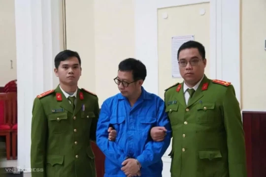 Cựu giám đốc Đại học Huế cho thu vượt 2,6 triệu đồng với mỗi chứng chỉ B1