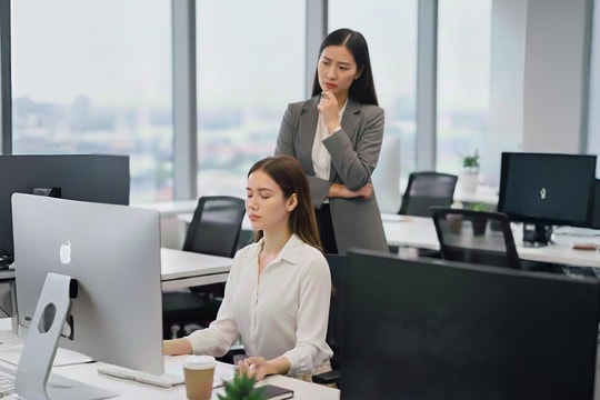 Cú lừa một tuần học 'chữa lành thần tốc, xóa sạch tổn thương'