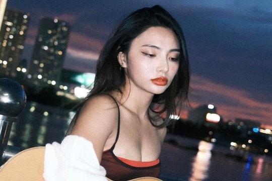 Nhan sắc nữ ca sĩ Việt vừa lộ ảnh hẹn hò đồng nghiệp