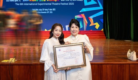 NSND Hồng Vân đón tin vui ở tuổi U60