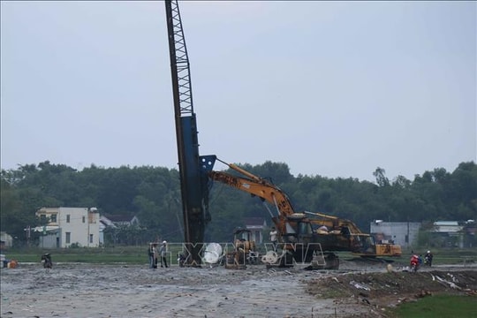 Thích ứng thiên tai 'vượt quy luật' - Bài 2: Đà Nẵng cấp bách chống ngập úng, sạt lở đất