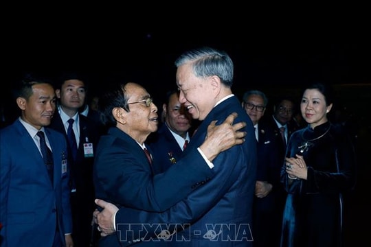 Nâng tầm 'Gắn kết chiến lược' Việt Nam - Lào