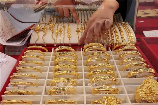 Nhà đầu tư vàng chờ đợi dữ liệu kinh tế Mỹ