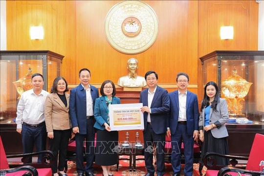 Tiếp tục ủng hộ đồng bào miền Trung, Tây Nguyên khắc phục hậu quả bão lũ