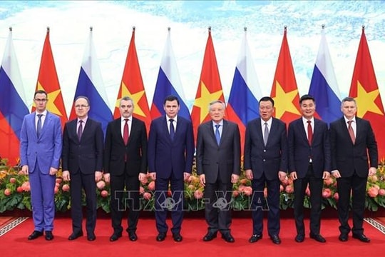 Phó Thủ tướng Thường trực tiếp Đoàn đại biểu cấp cao Cơ quan Công vụ, Nhân sự và Chống tham nhũng Liên bang Nga