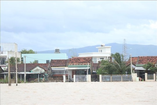 Quân đội sẵn sàng phương án '4 tại chỗ' ứng phó với mưa lũ khu vực miền Trung