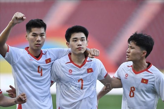 Đình Bắc lập cú đúp, U22 Việt Nam giành 3 điểm trong trận ra quân