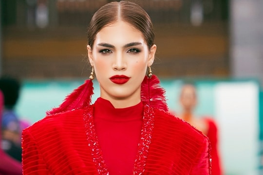 Top 5 thí sinh diễn thời trang tại Miss Cosmo