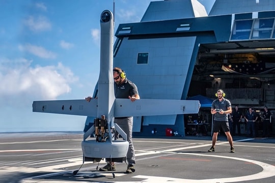 Các công ty vũ khí Mỹ tìm cơ hội từ cuộc chiến chống ma túy của ông Trump