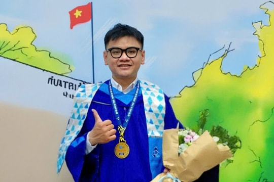 Tốt nghiệp xuất sắc Bách khoa sau hai năm bỏ học, chạy xe ôm