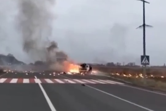 Khoảnh khắc UAV Nga 'đổi mục tiêu, tập kích xe phòng không Ukraine'