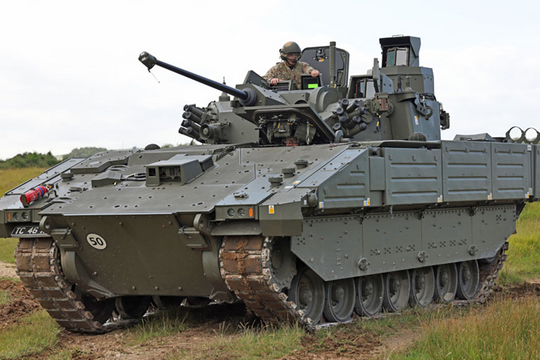 Anh điều tra vụ binh sĩ nôn mửa khi ngồi xe thiết giáp Ajax