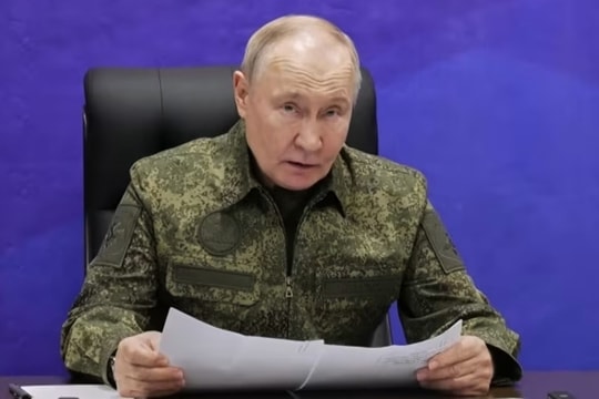 Thông điệp cứng rắn của ông Putin trong xung đột Ukraine