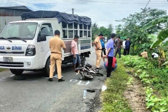 Tạm đình chỉ điều tra tài xế tông chết nữ sinh ở Vĩnh Long