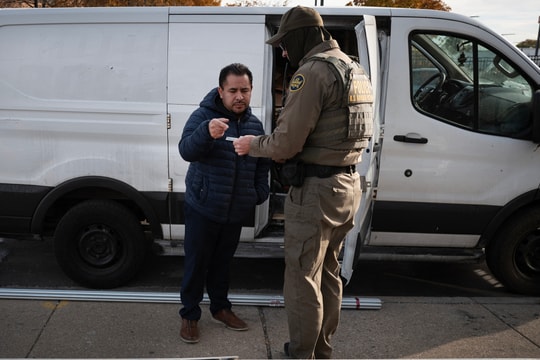 Mỹ ngừng tiếp nhận hồ sơ nhập cư từ công dân 19 nước