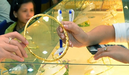 Giá vàng hôm nay 3-12: Bất ngờ sụt giảm